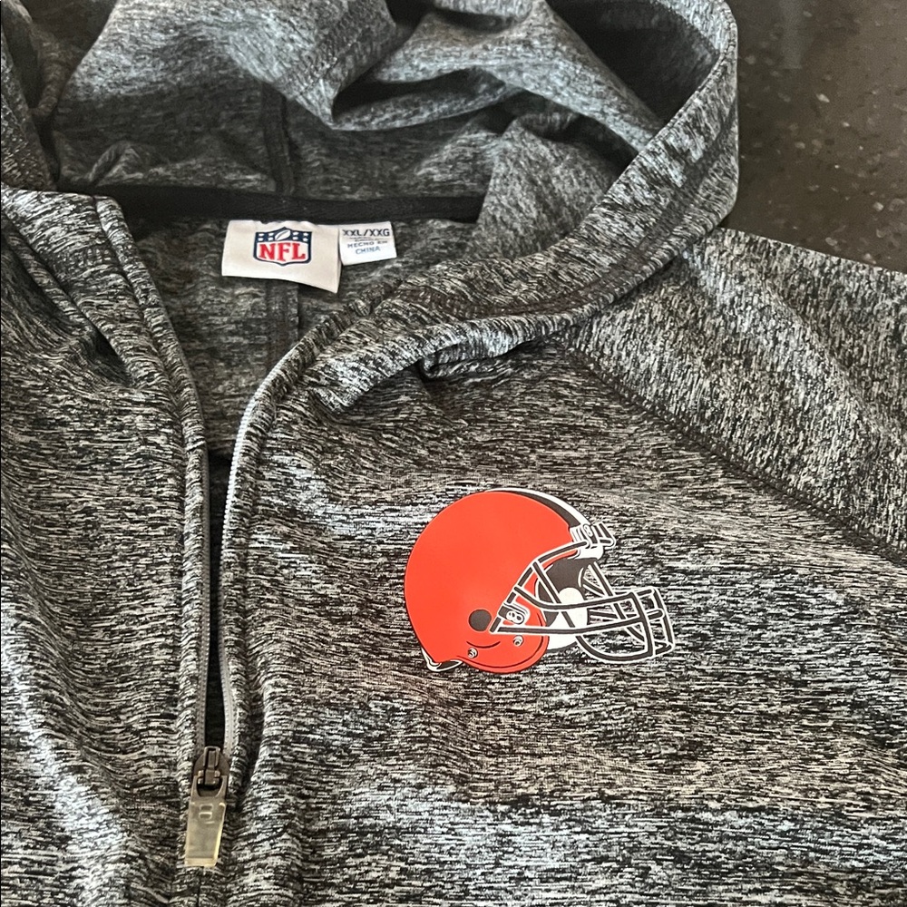 NFL Gray Zip-Up Hoodie with Cleveland Browns Team Logo - Picture 3 of 3